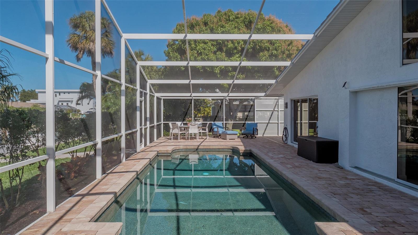 COUNTRY CLUB SHORES - Residential