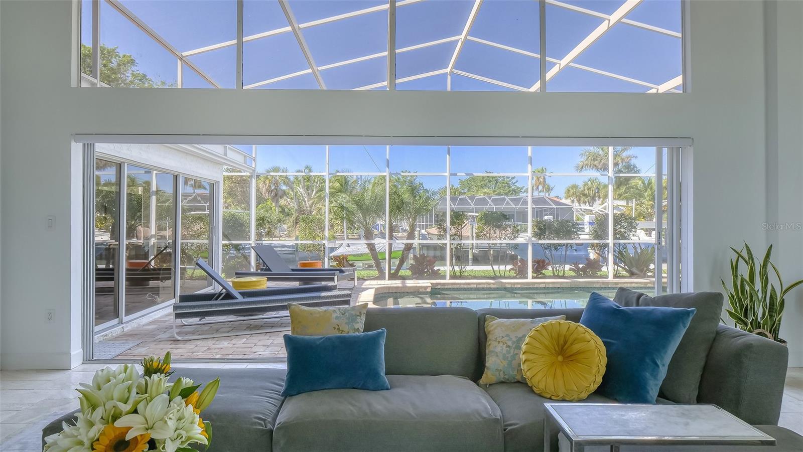 COUNTRY CLUB SHORES - Residential