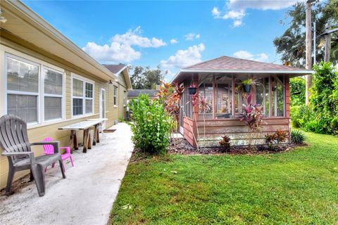 A home in LAKELAND