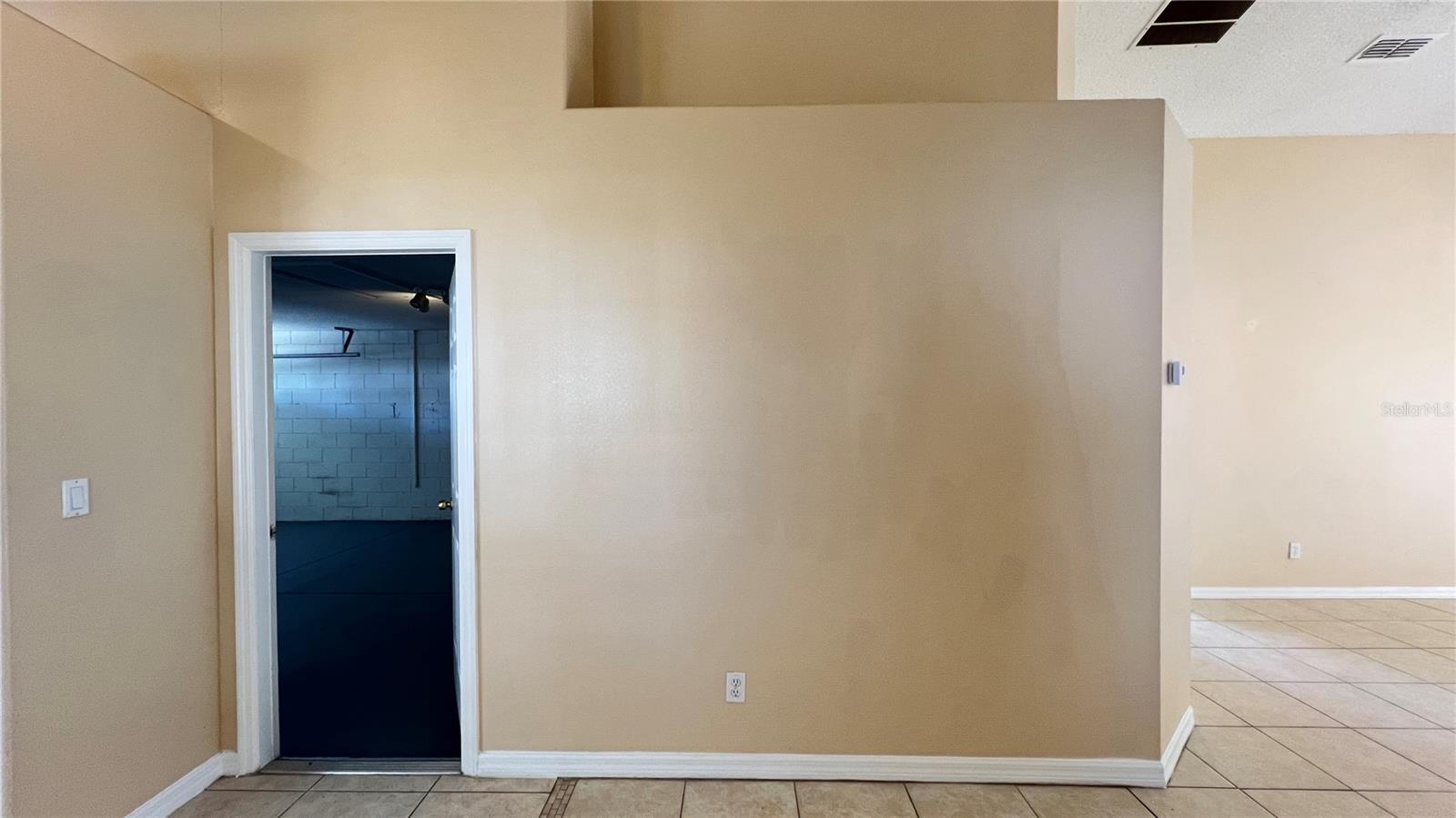 ORANGE TREE PH 03 LT 301 BEING IN 14-24-2 - Residential Lease