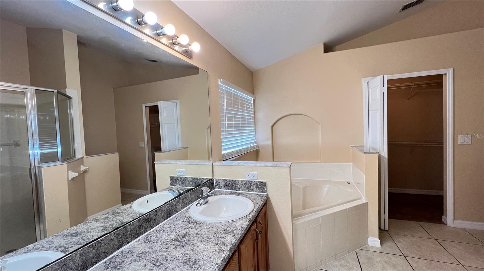 ORANGE TREE PH 03 LT 301 BEING IN 14-24-2 - Residential Lease