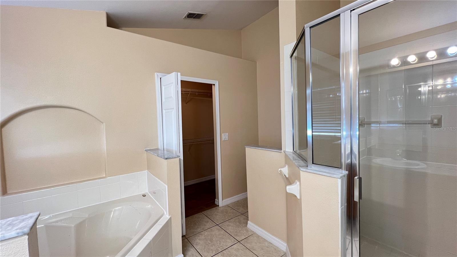 ORANGE TREE PH 03 LT 301 BEING IN 14-24-2 - Residential Lease