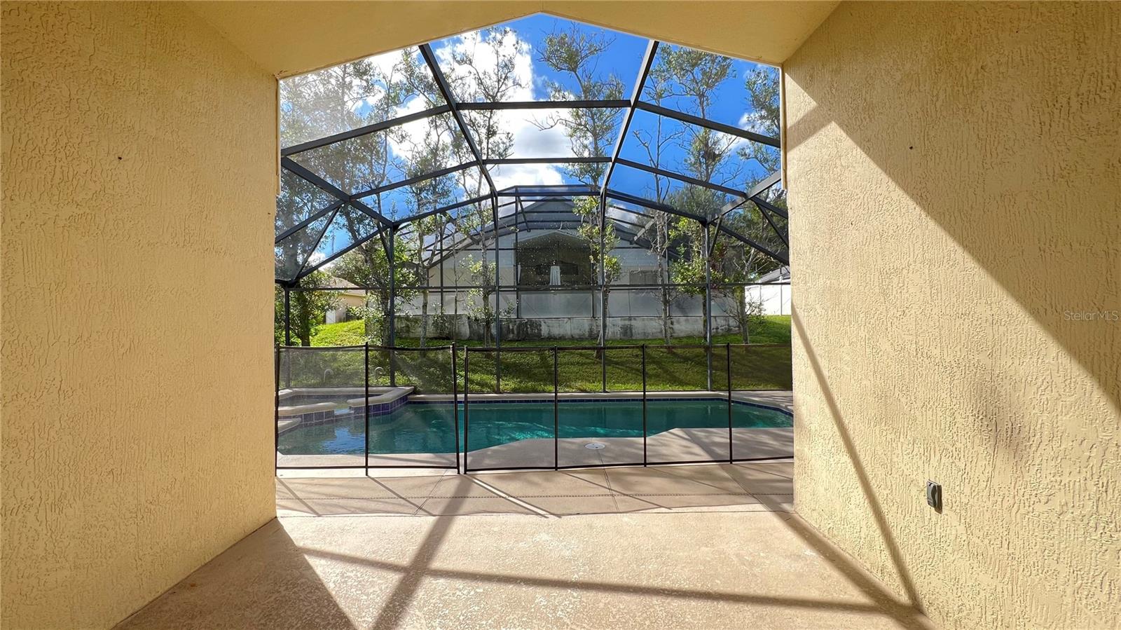 ORANGE TREE PH 03 LT 301 BEING IN 14-24-2 - Residential Lease