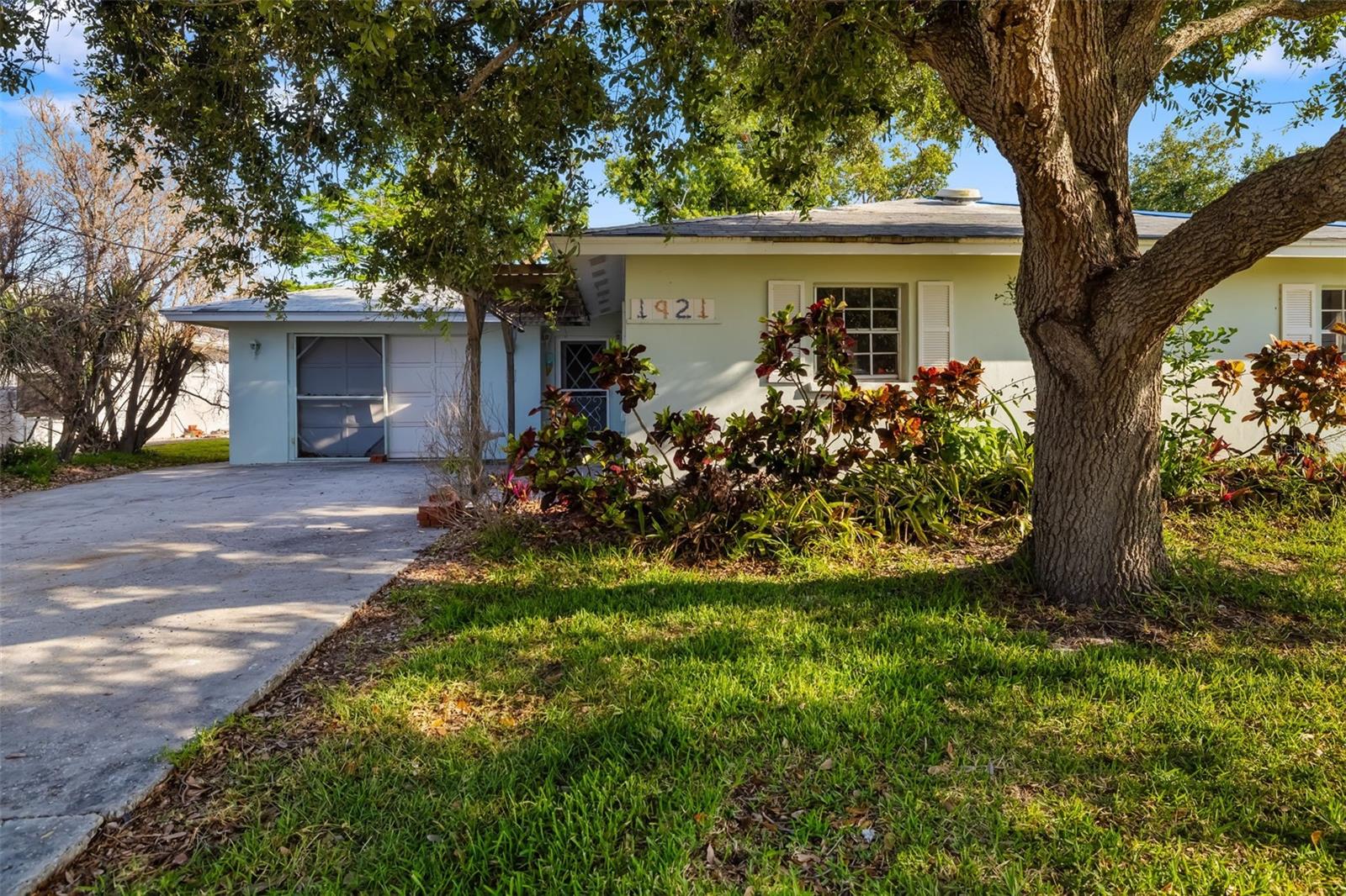 1921 FAIRVIEW DRIVE