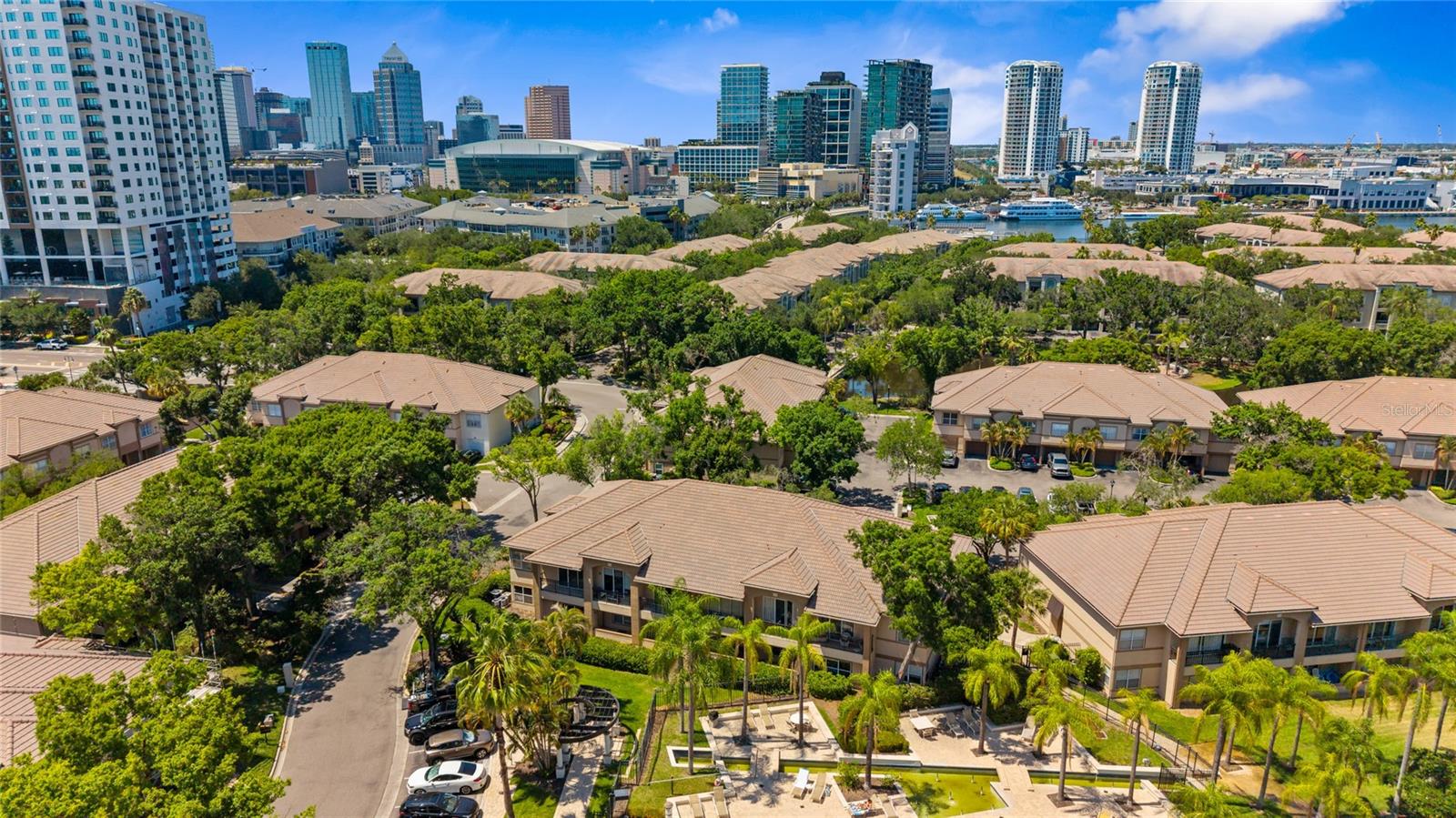 ISLAND WALK A CONDOMINIUM - Residential
