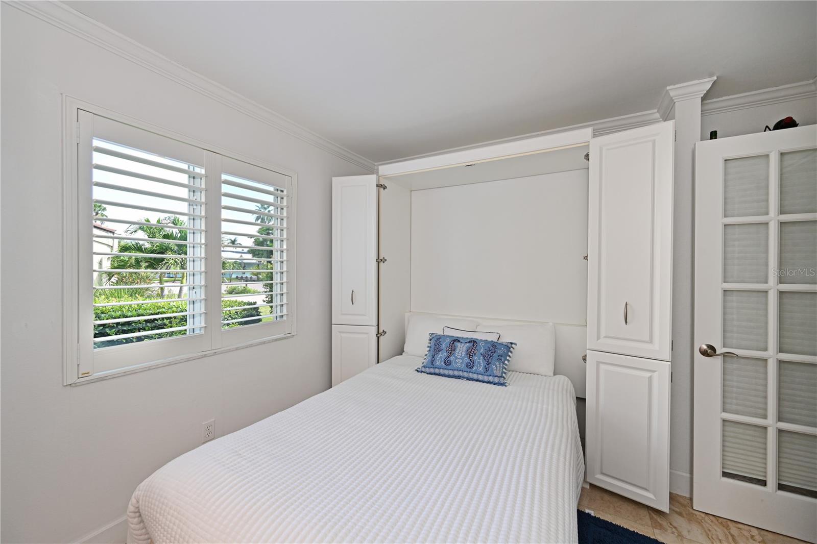 GOLDEN BEACH CONDO RESIDENCE - Residential