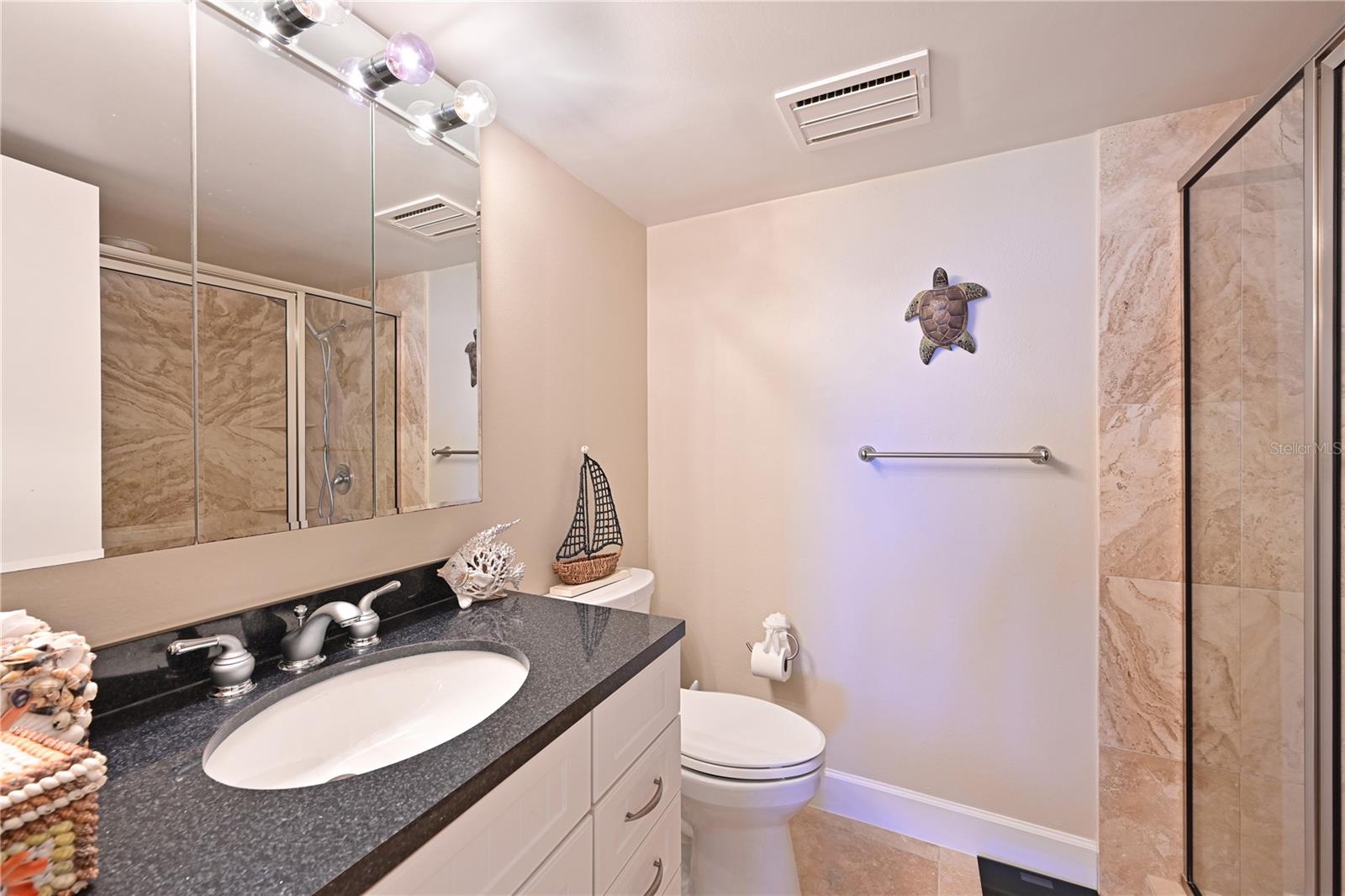 GOLDEN BEACH CONDO RESIDENCE - Residential