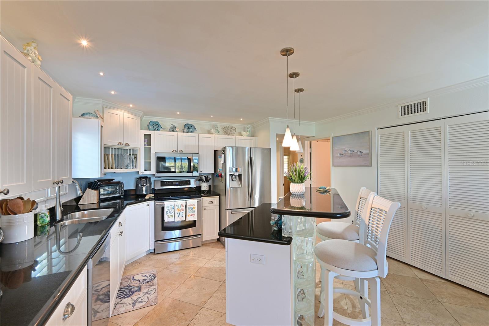 GOLDEN BEACH CONDO RESIDENCE - Residential