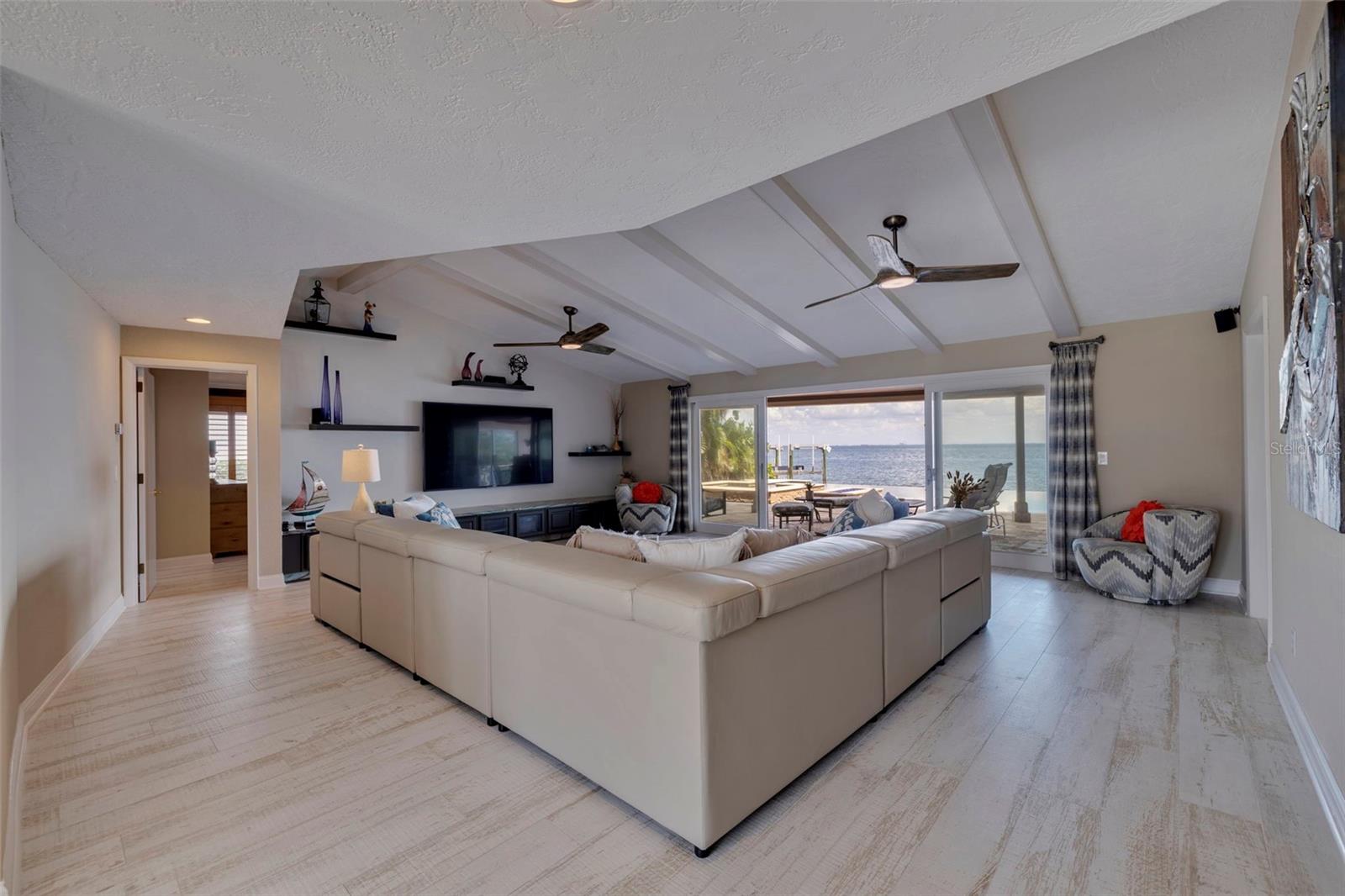 VENETIAN ISLES UNIT 8 - Residential