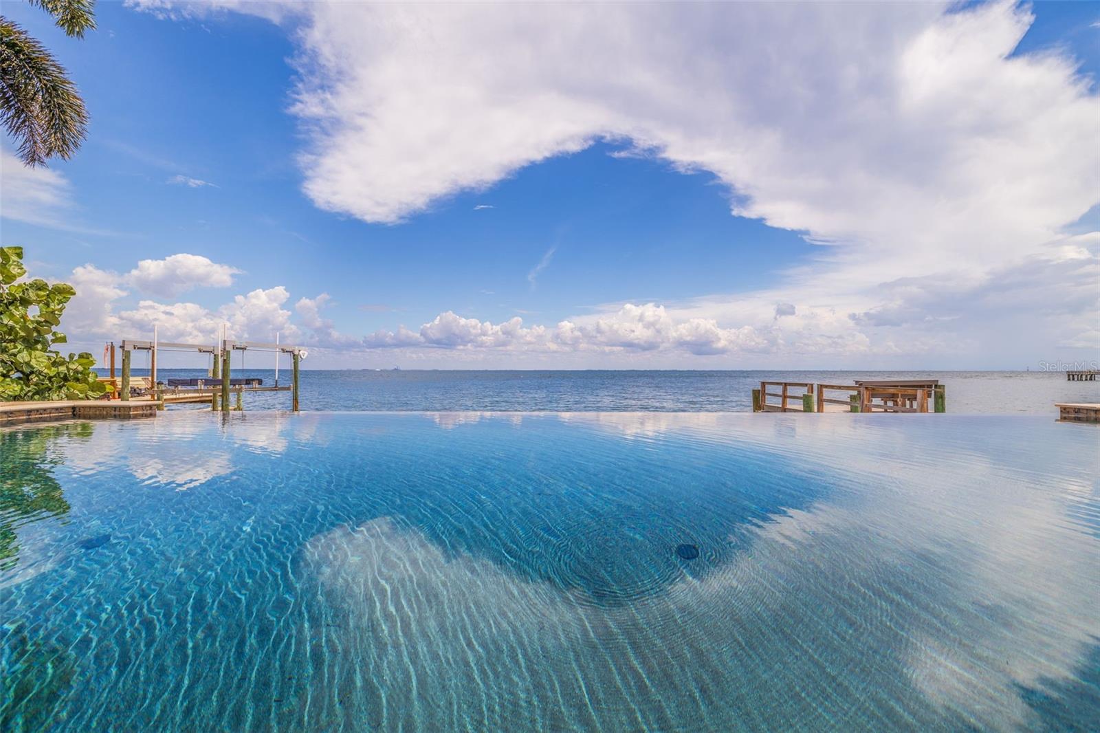 VENETIAN ISLES UNIT 8 - Residential