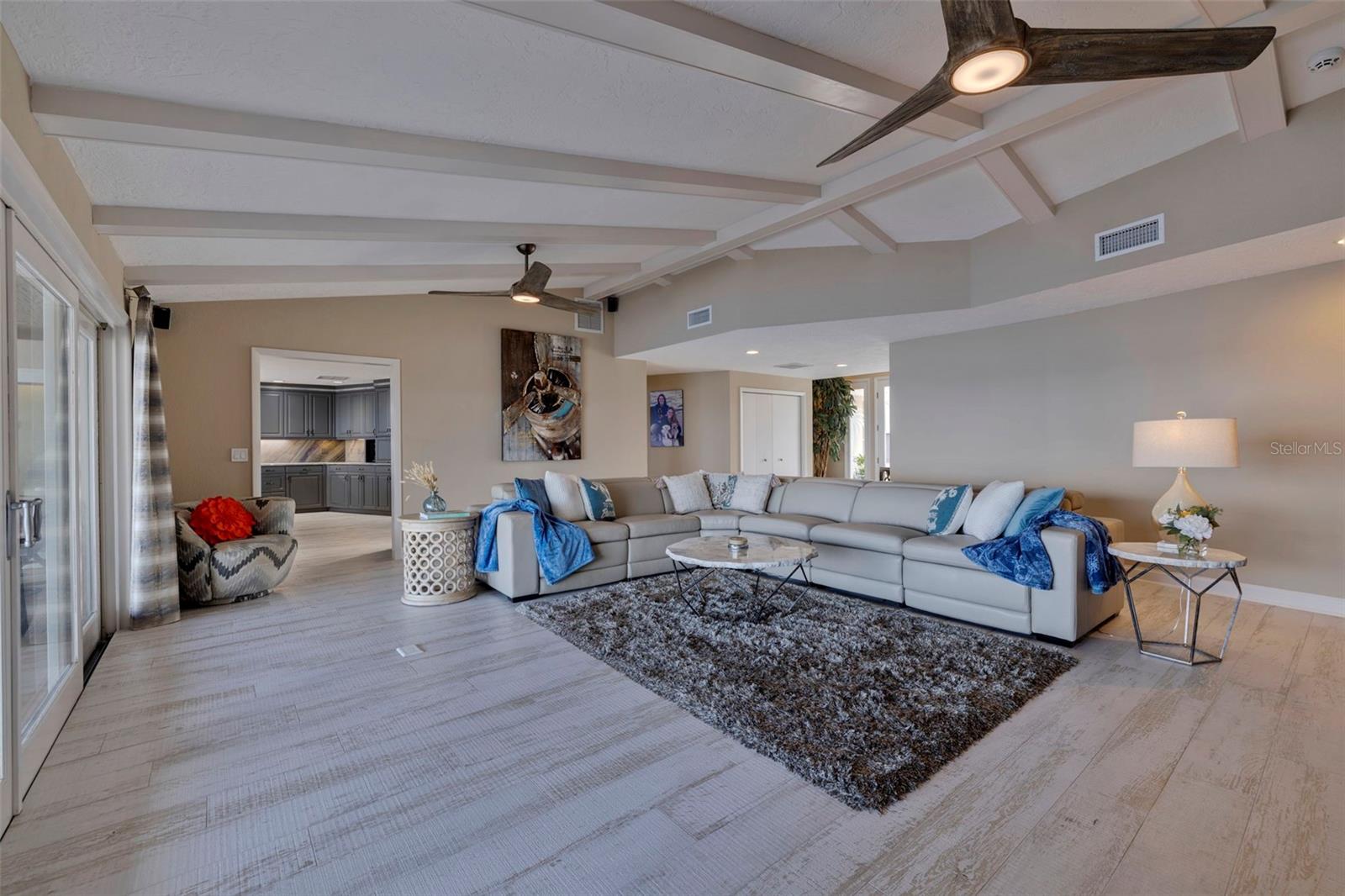 VENETIAN ISLES UNIT 8 - Residential