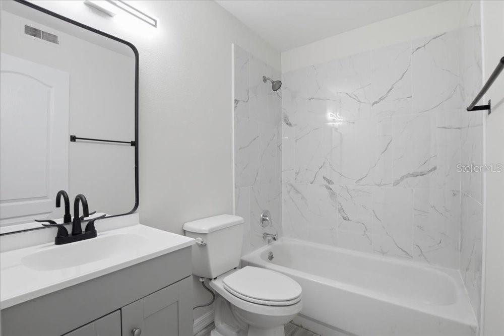 OAKLAND HILLS - Residential