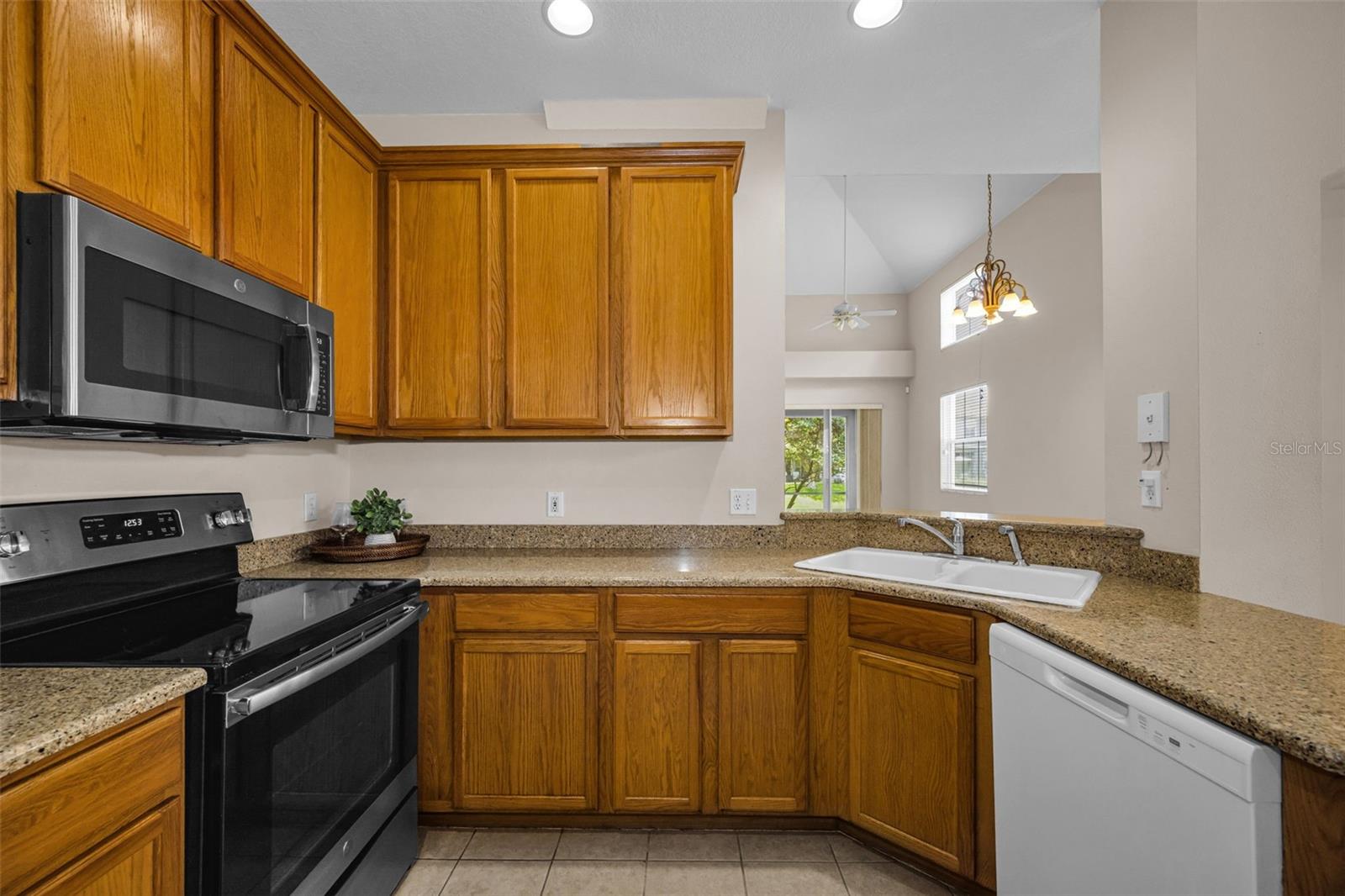 COVERED BRIDGE TWNHMS - Residential