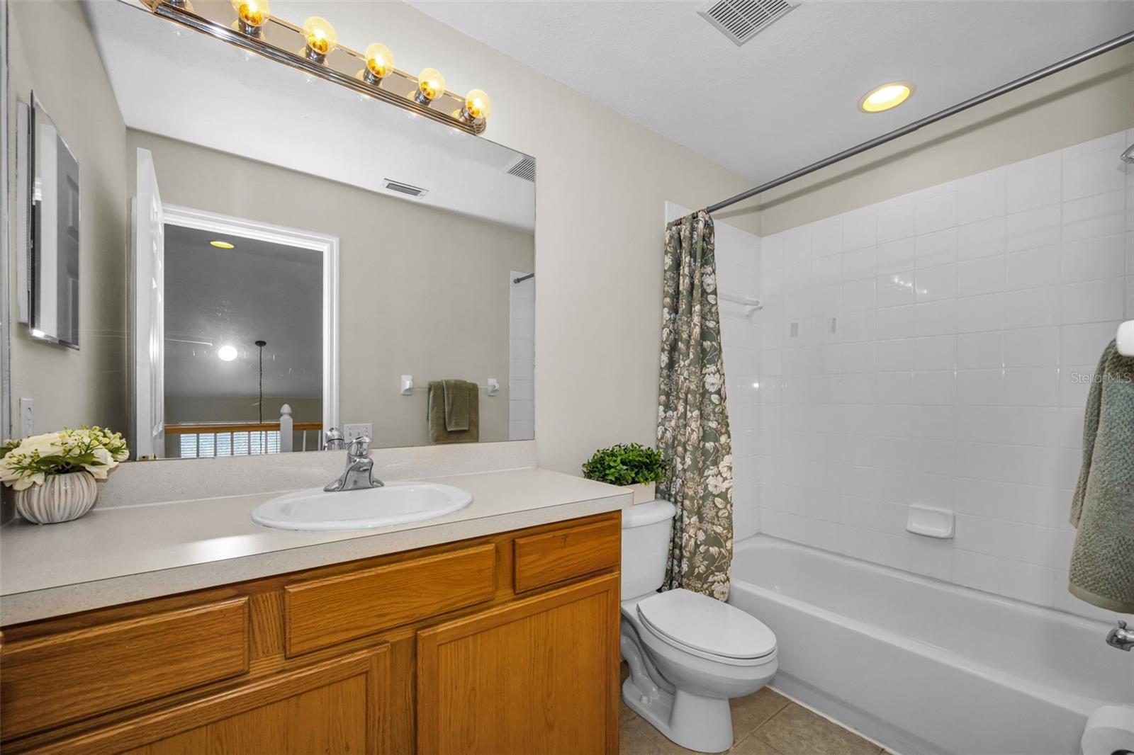 COVERED BRIDGE TWNHMS - Residential