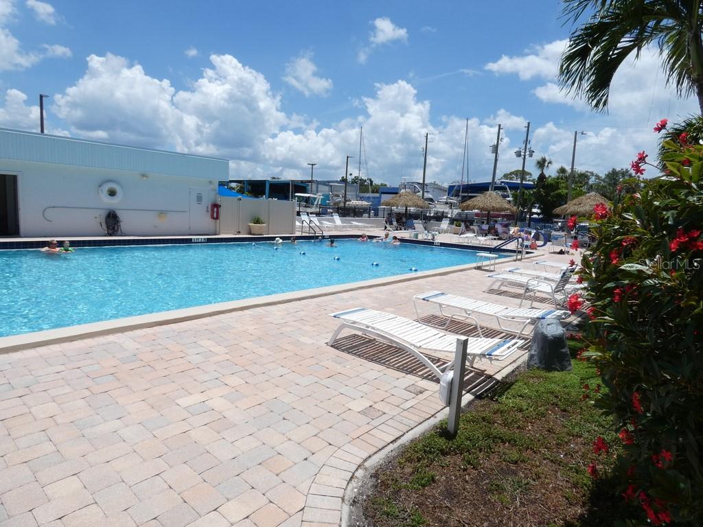 MOORINGS OF MAXIMO CONDO - Residential