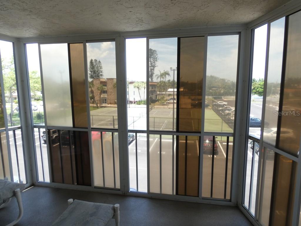MOORINGS OF MAXIMO CONDO - Residential