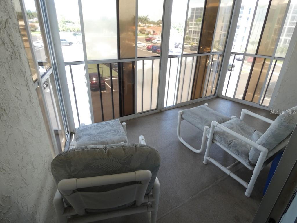 MOORINGS OF MAXIMO CONDO - Residential