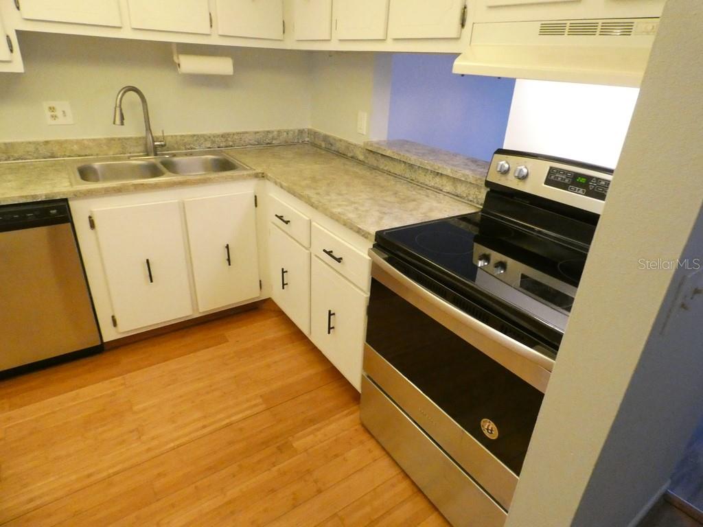MOORINGS OF MAXIMO CONDO - Residential