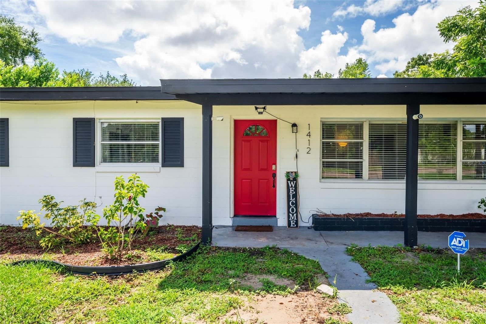 1412 LAKECREST DRIVE