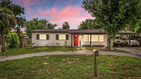 Photo of 1412 Lakecrest Drive, Apopka, FL 32703 (MLS # O6386539)