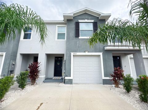 Photo of 2922 Boxwood Grove Row, Wesley Chapel, FL 33543 (MLS # S5139451)