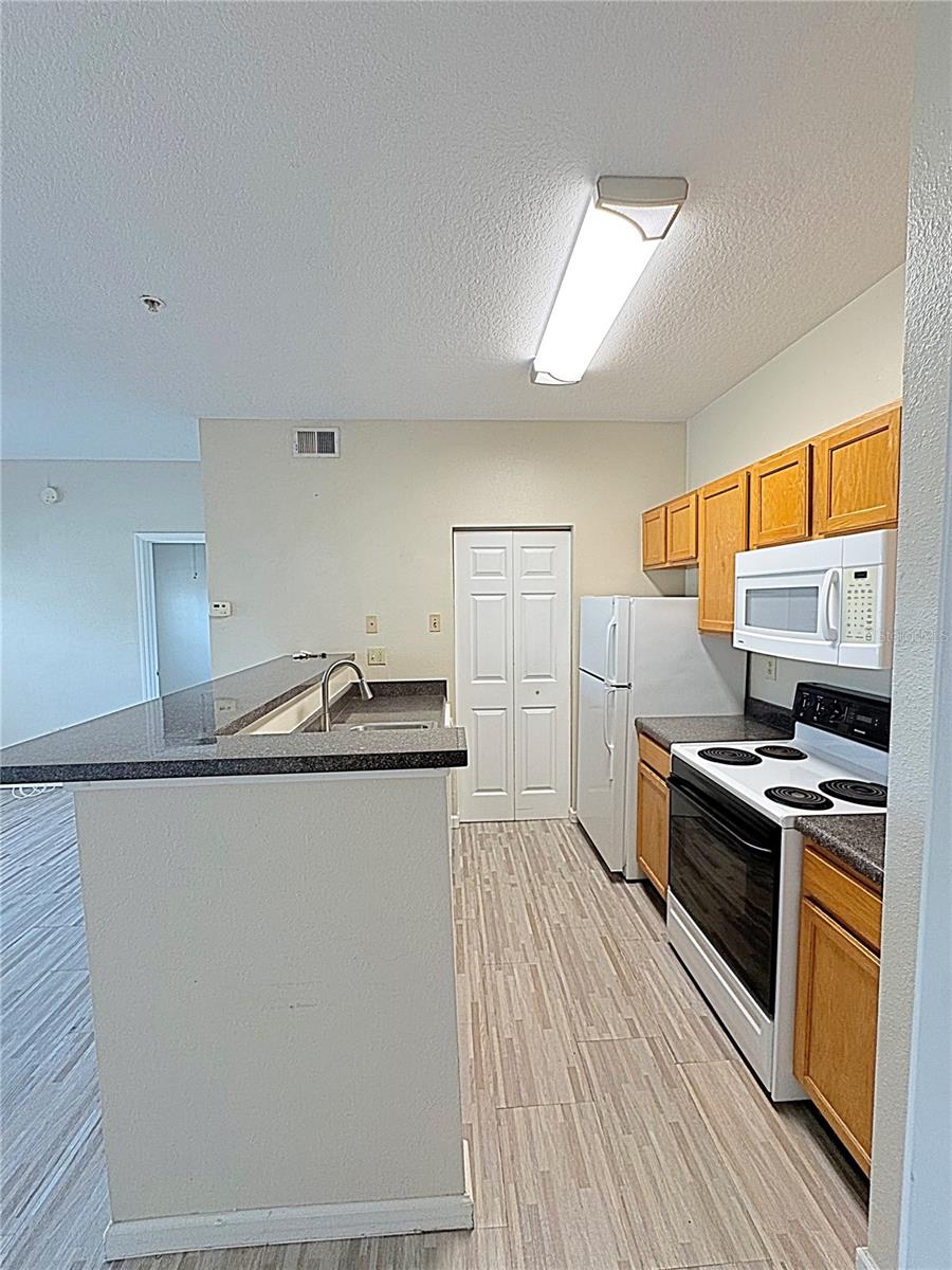 BEACHWAY CONDOS - Residential Lease