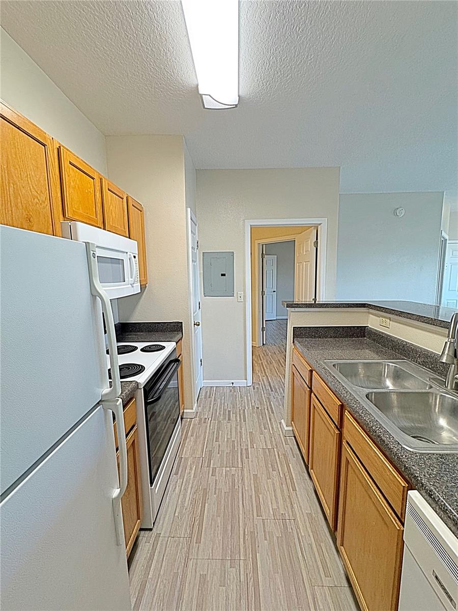 BEACHWAY CONDOS - Residential Lease