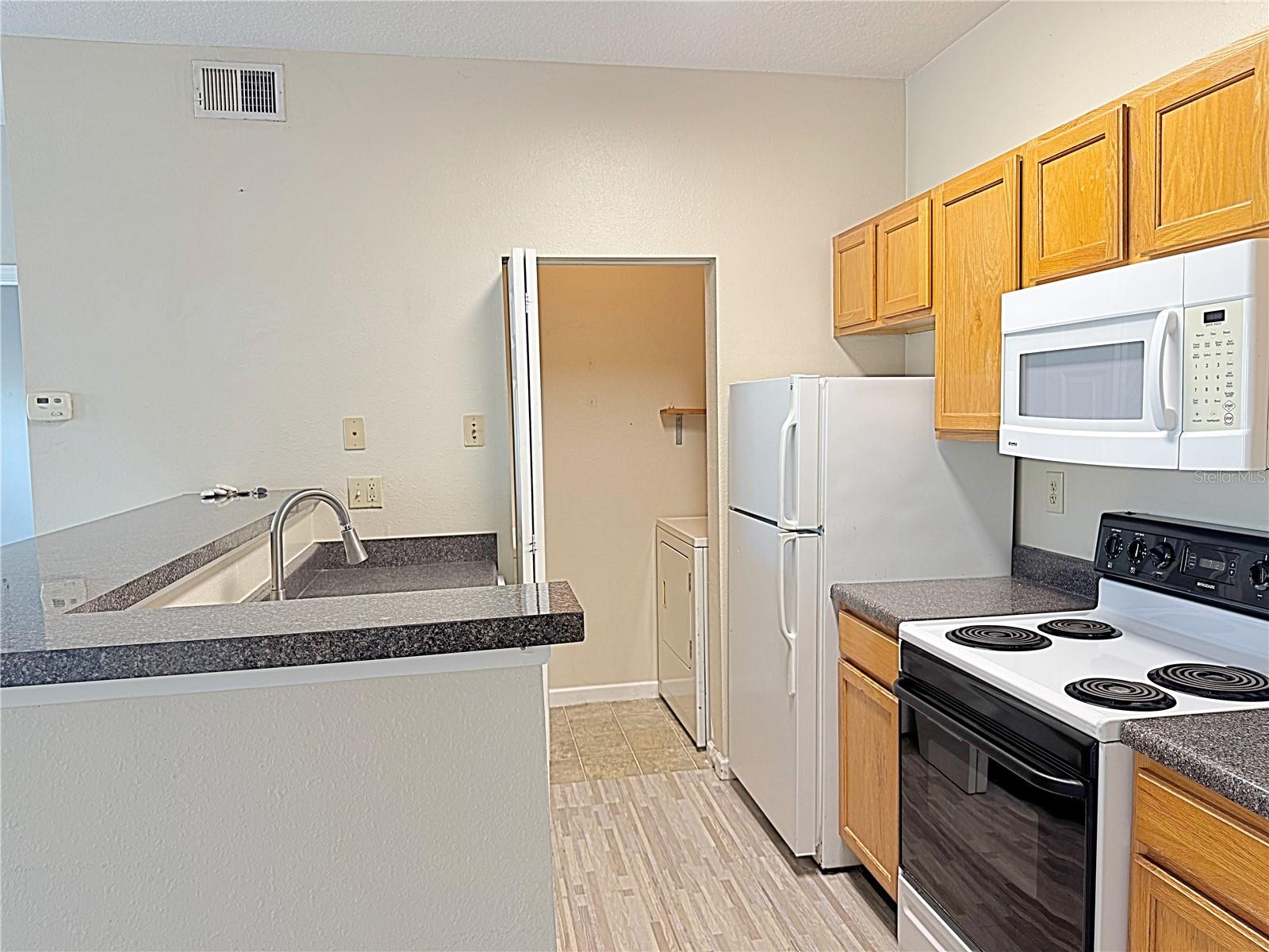 BEACHWAY CONDOS - Residential Lease