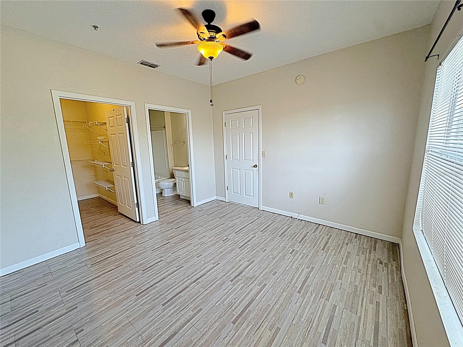 BEACHWAY CONDOS - Residential Lease