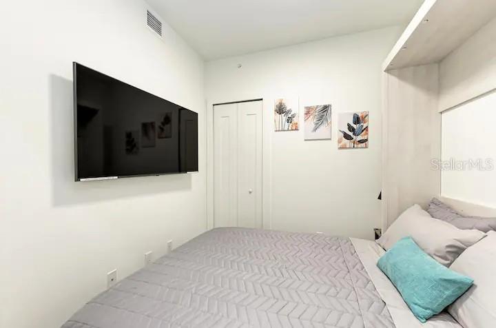 STRAND/SARASOTA - Residential
