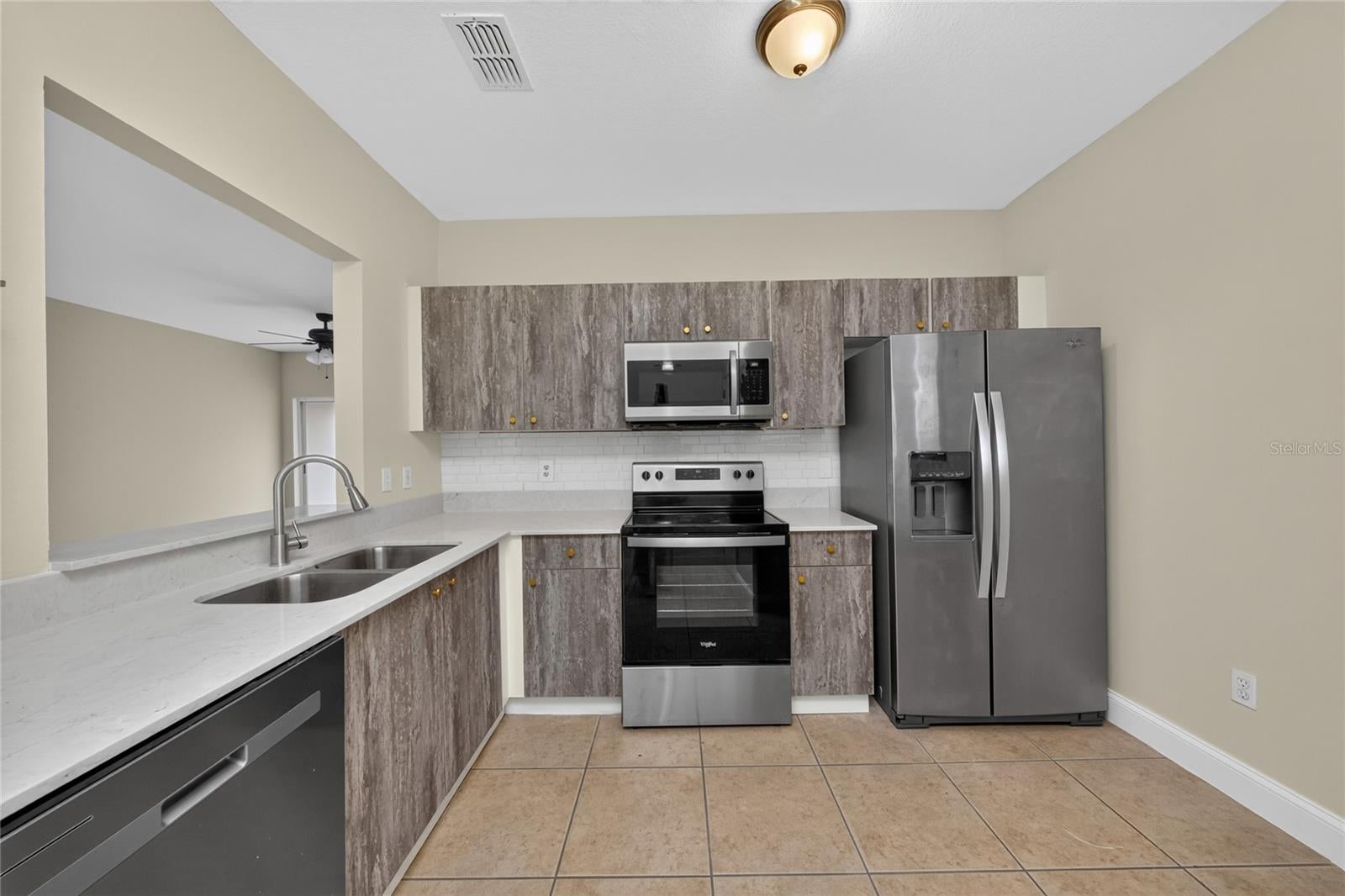 515 VILLA DEL SOL CIRCLE 205