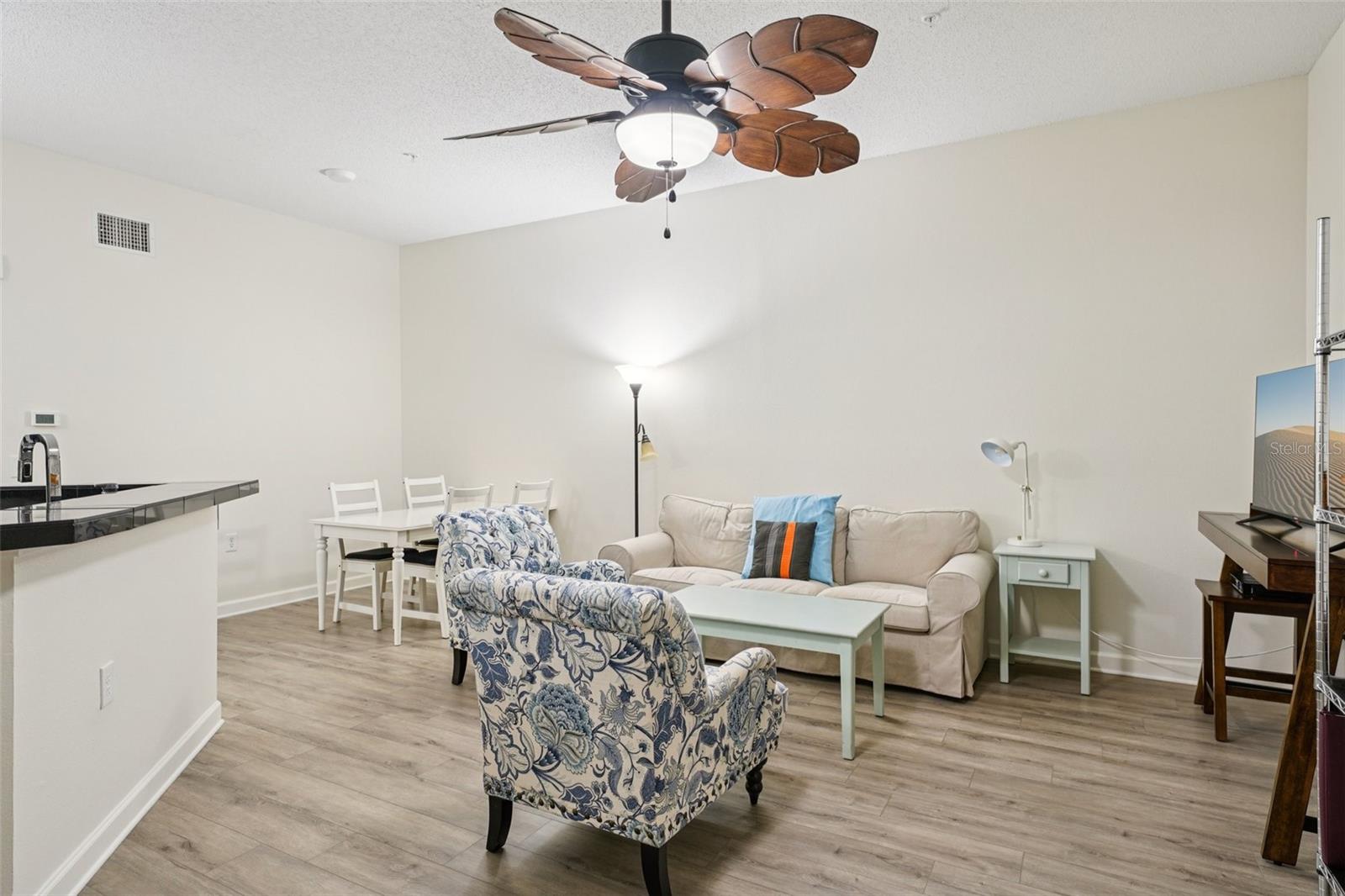 701 MIRROR LAKE DRIVE N 119