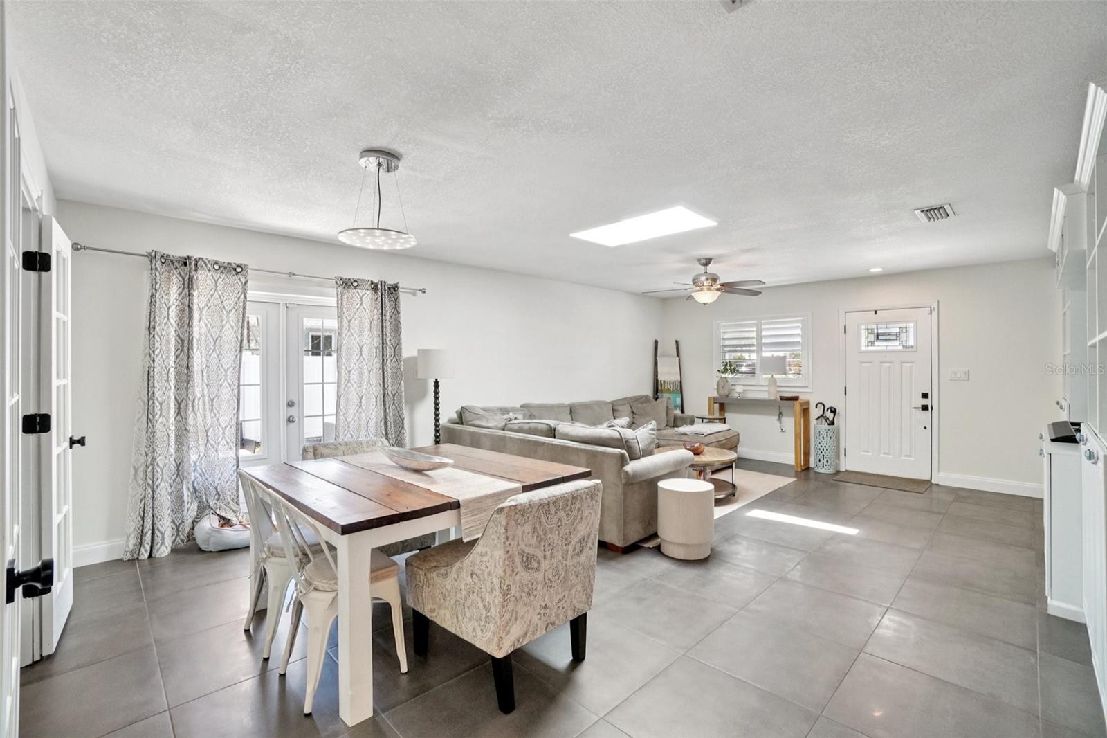 3007 N WOODROW AVENUE