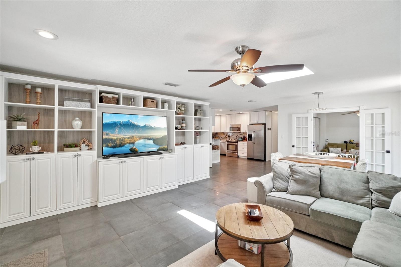 3007 N WOODROW AVENUE