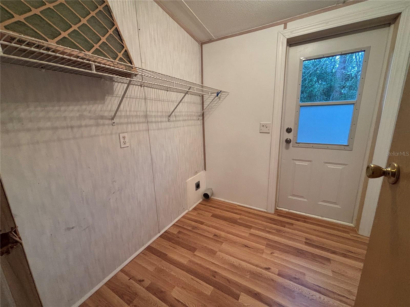 LITTLE LAKE WEIR - Residential