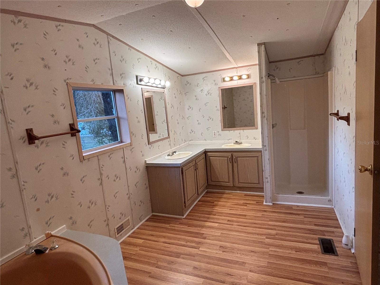 LITTLE LAKE WEIR - Residential