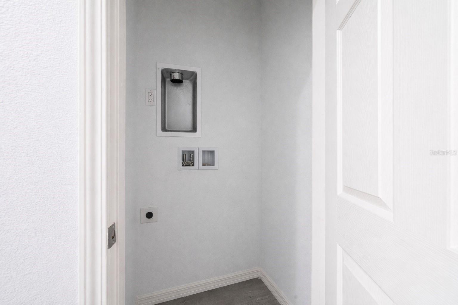 EUSTIS PINECREST - Residential