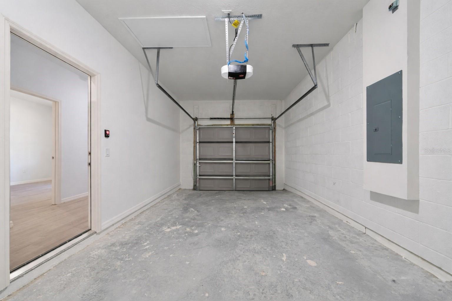 EUSTIS PINECREST - Residential