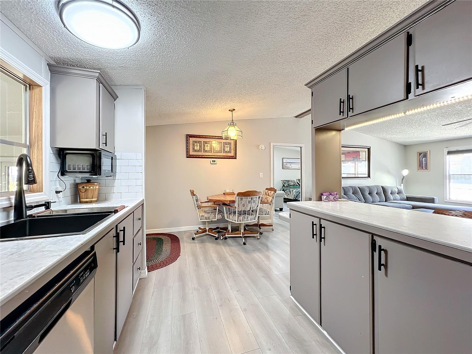 EAST LAKE HARRIS ESTATES - Residential