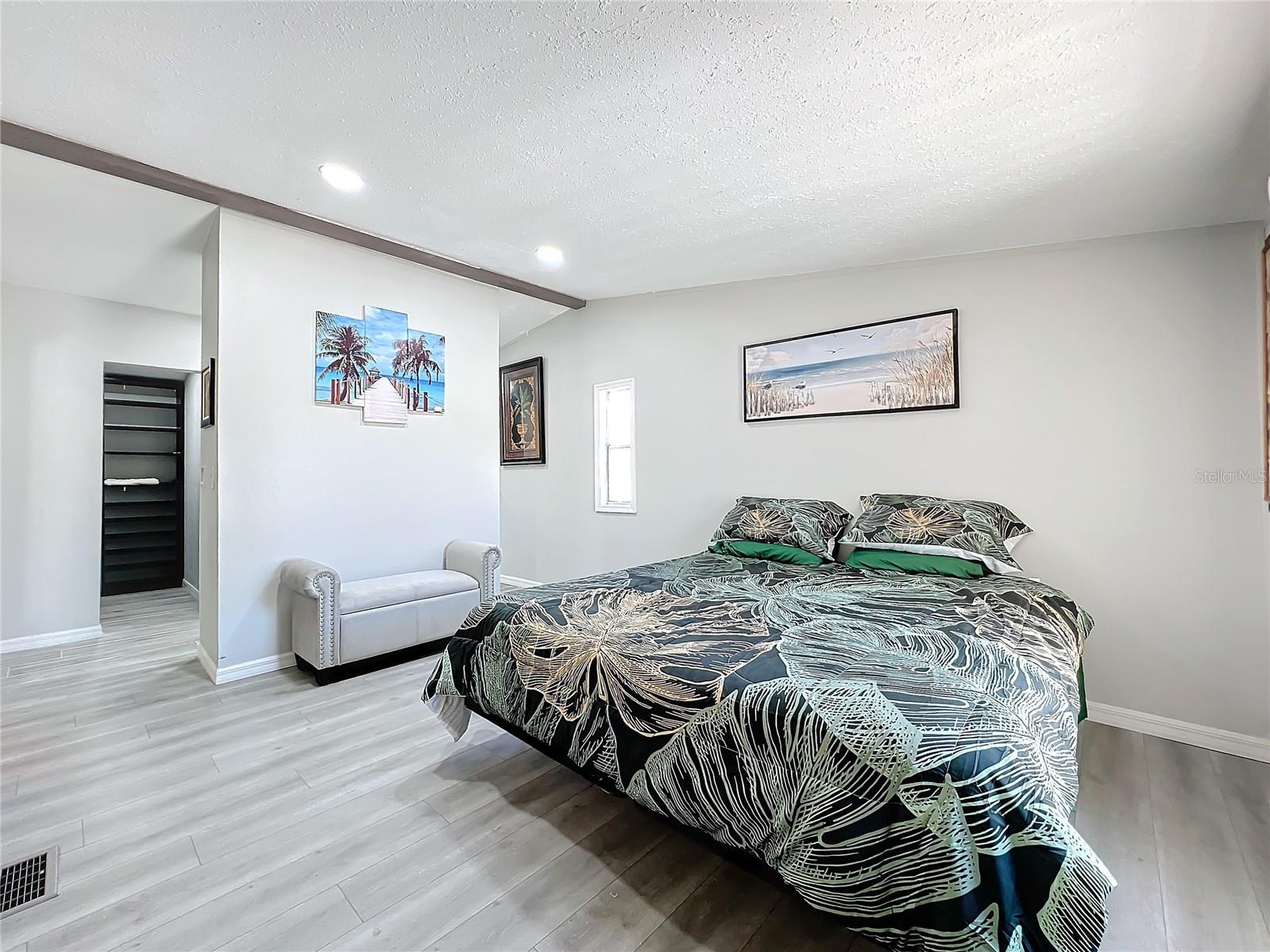 EAST LAKE HARRIS ESTATES - Residential