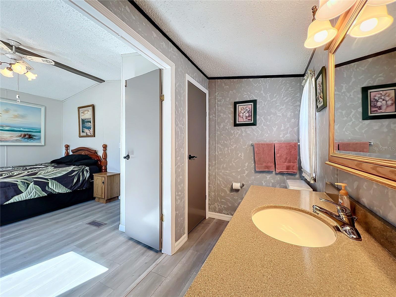 EAST LAKE HARRIS ESTATES - Residential