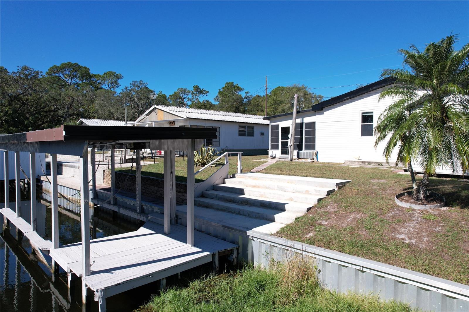 EAST LAKE HARRIS ESTATES - Residential