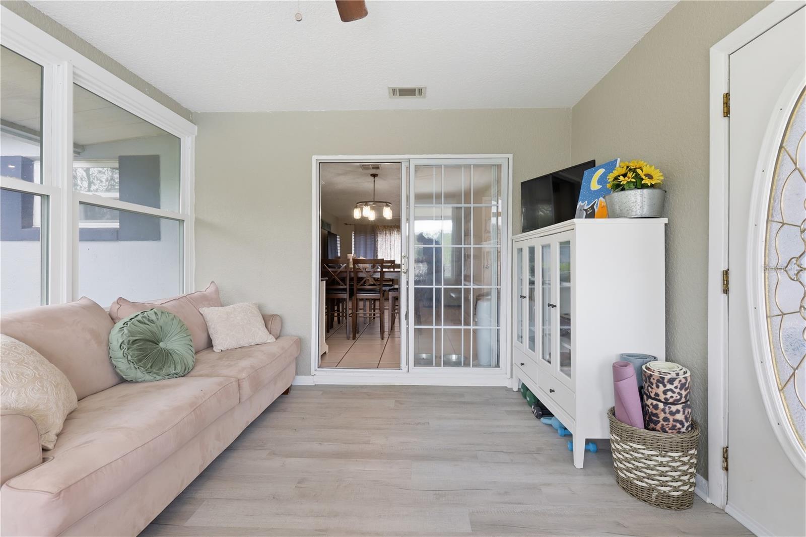 DEBARY S OF HIGHBANKS - Residential