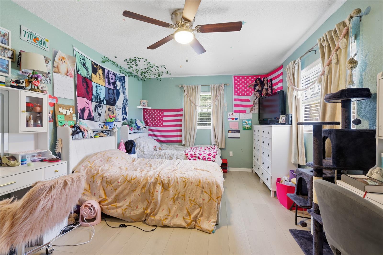 DEBARY S OF HIGHBANKS - Residential