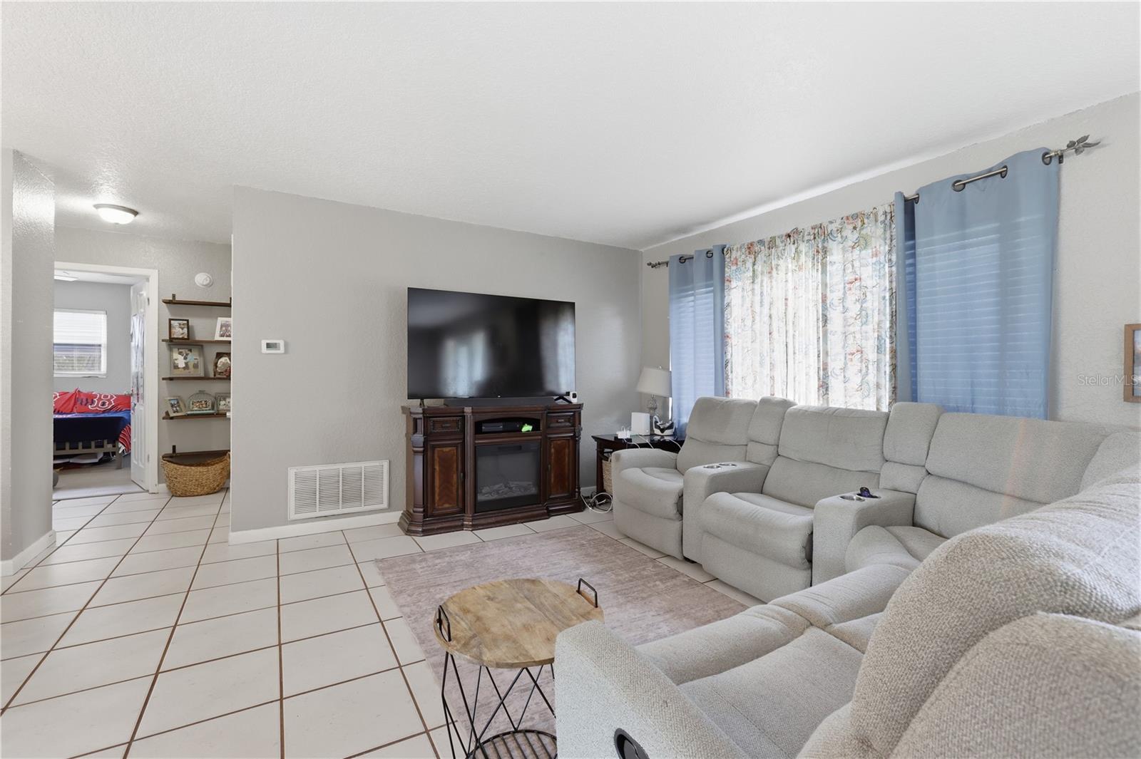 DEBARY S OF HIGHBANKS - Residential