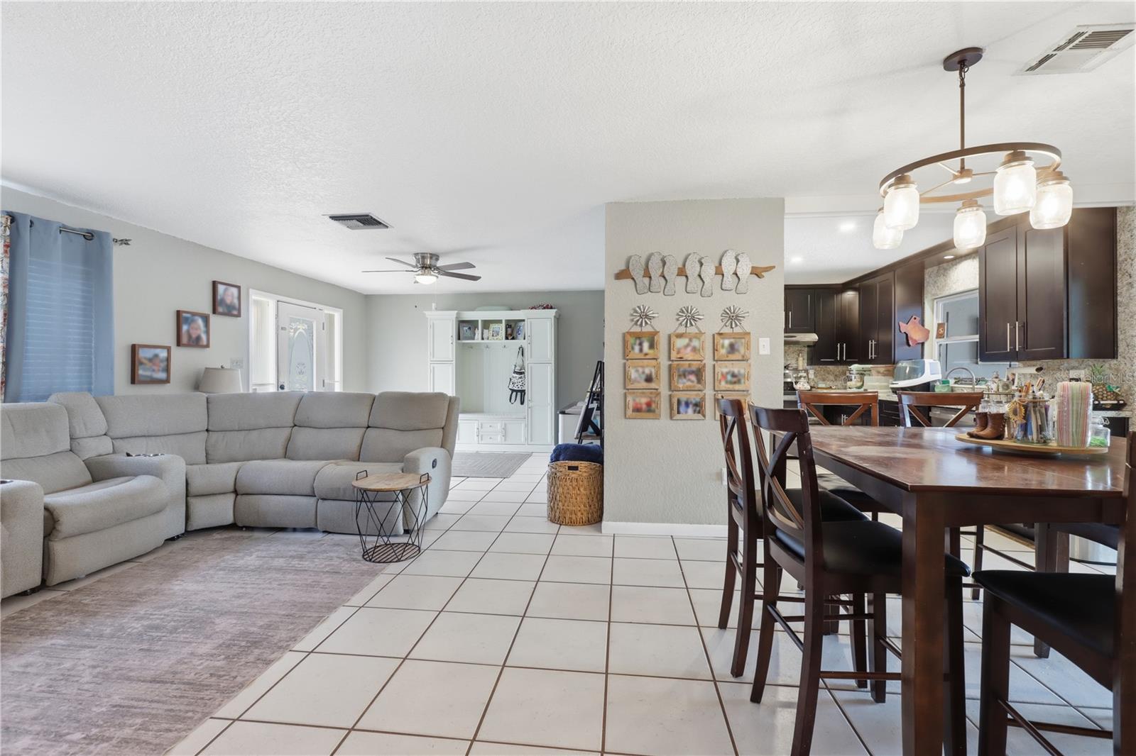 DEBARY S OF HIGHBANKS - Residential