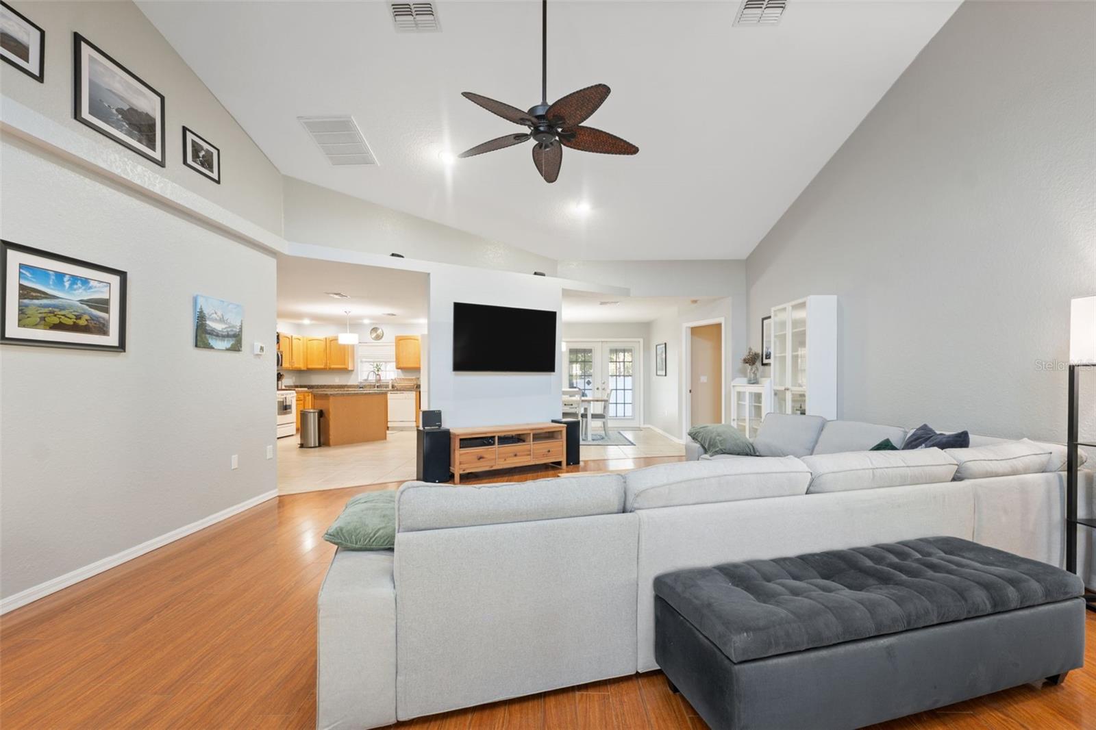 ROYAL HIGHLANDS - Residential