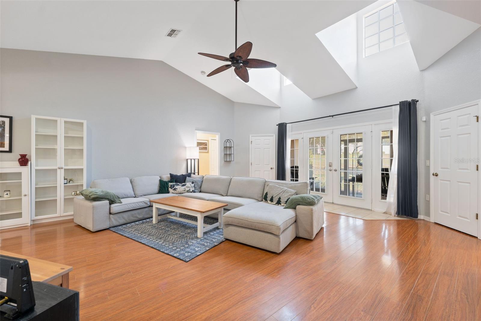 ROYAL HIGHLANDS - Residential