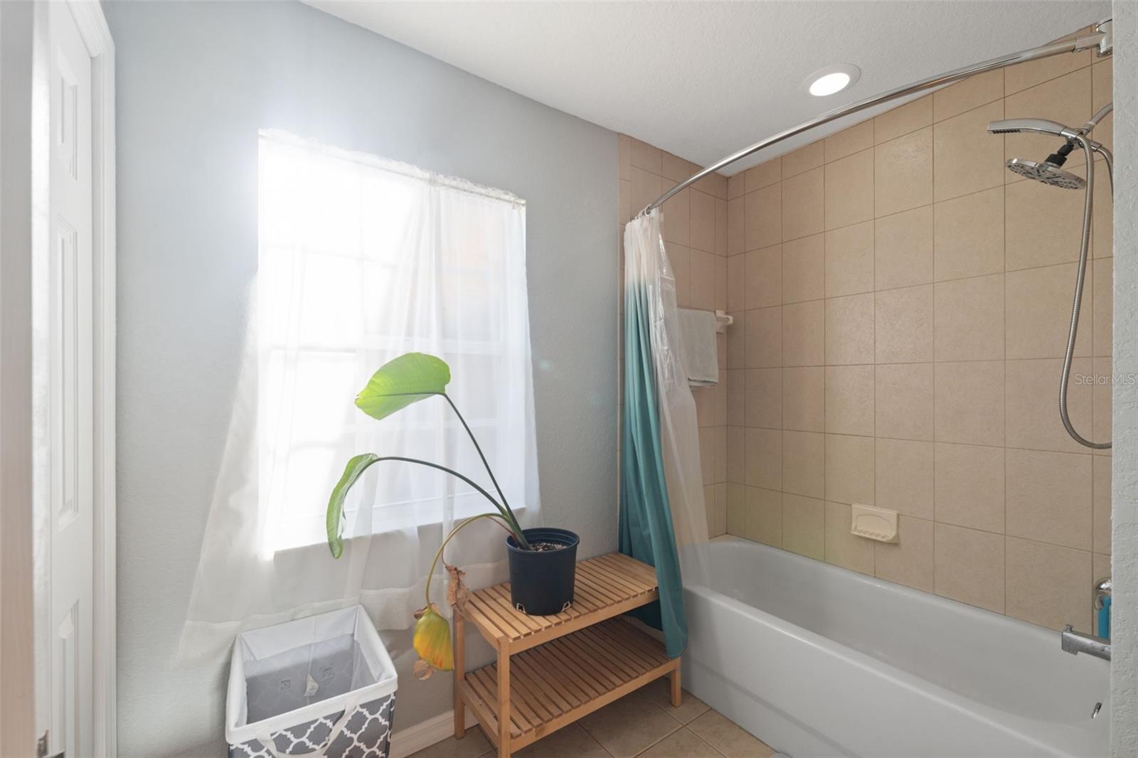 ROYAL HIGHLANDS - Residential