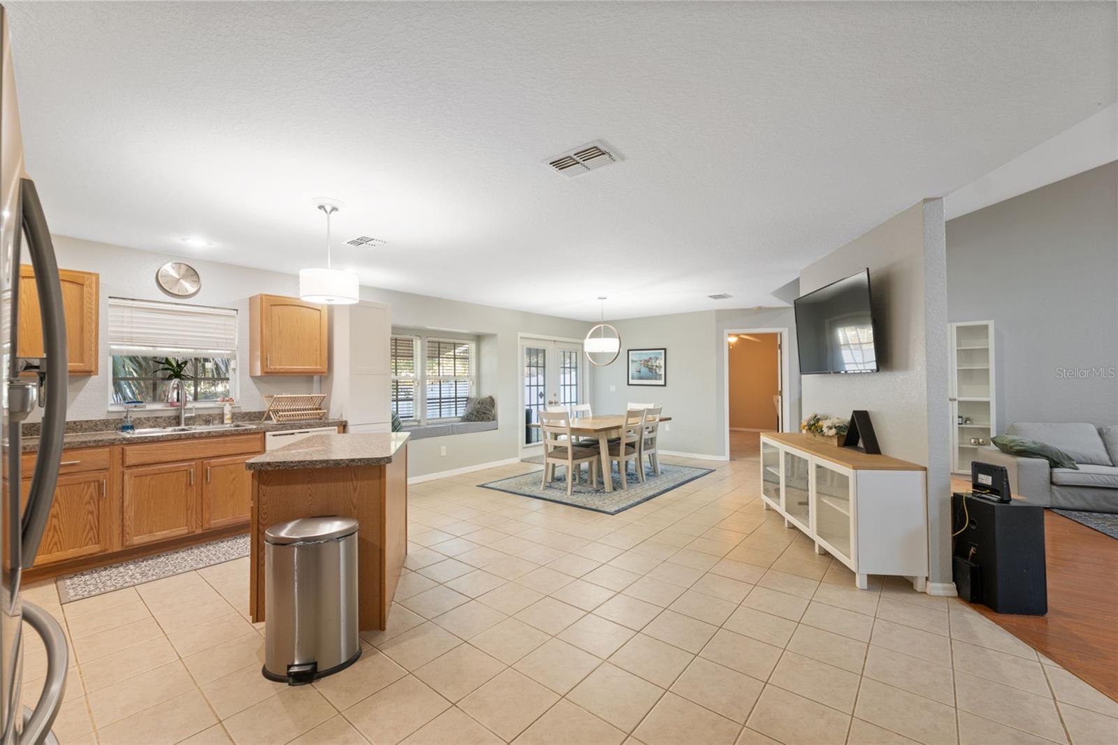 ROYAL HIGHLANDS - Residential